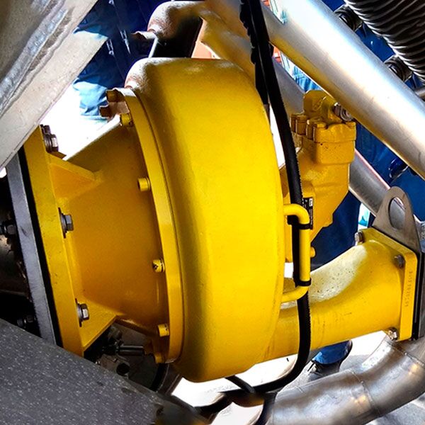 Bomba de tornillo y centrífuga adecuado para transferencia y descarga de petróleos viscosos y sólidos voluminosos